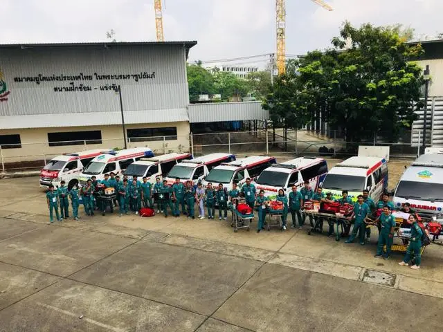 ขบวนรถพยาบาลและทีมงาน — ฐิติกาล Thitikal Ambulance