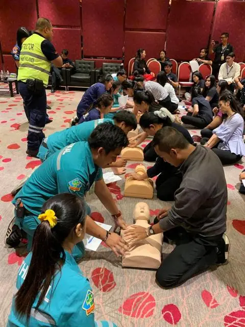 ฝึก CPR ภาคปฏิบัติ — ฐิติกาล Thitikal Ambulance