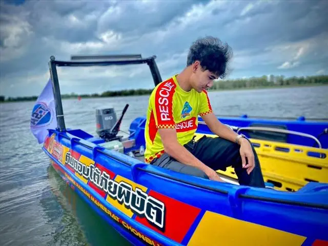 เรือกู้ภัย — ฐิติกาล Thitikal Ambulance