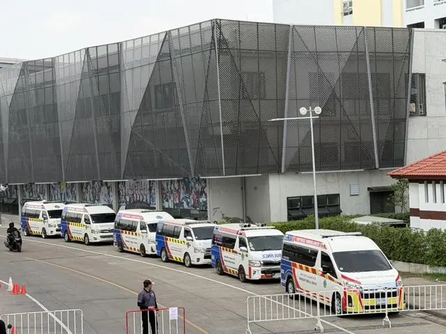 ขบวนรถพยาบาลประจำสนาม — ฐิติกาล Thitikal Ambulance